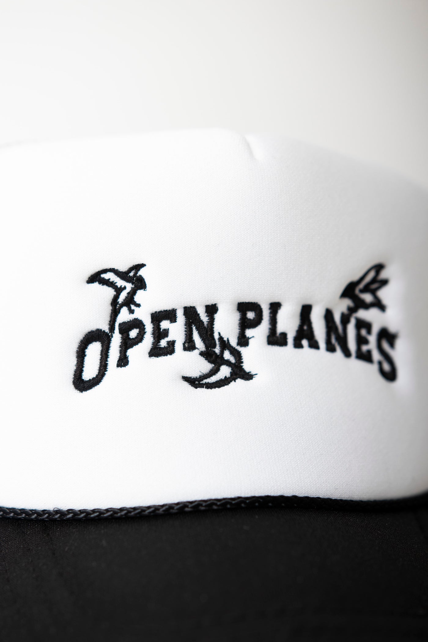 Boundless Trucker - Black/White