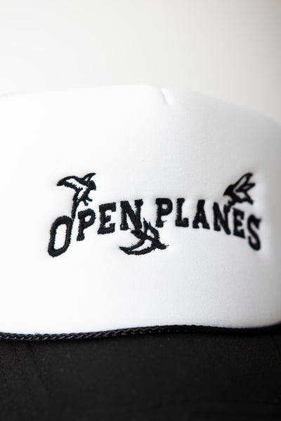 Boundless Trucker - Black/White
